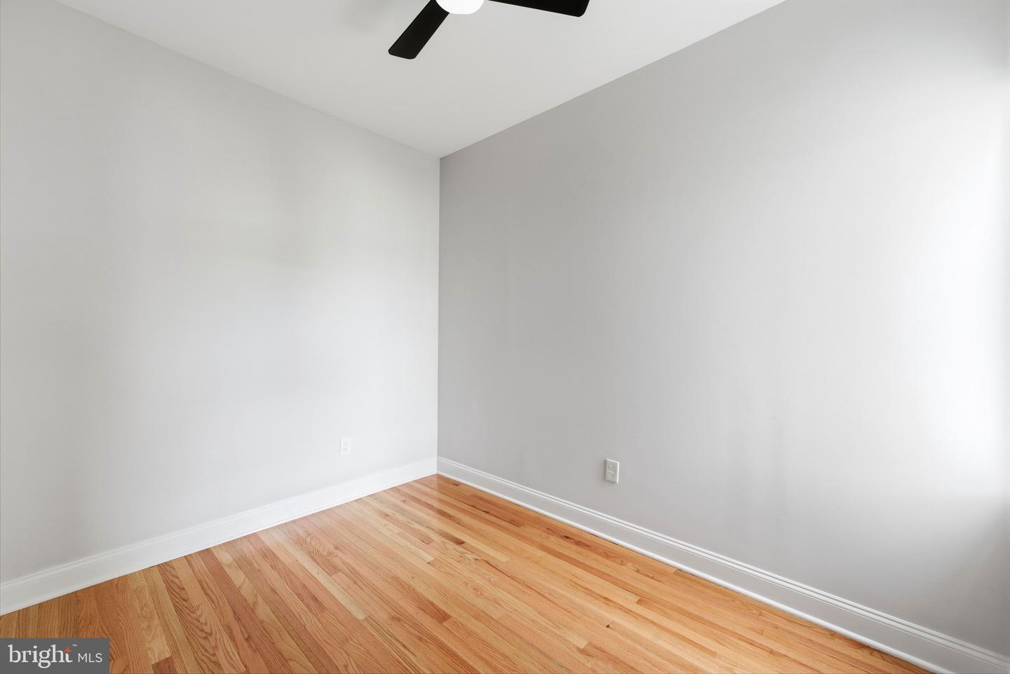 1425 N Edgewood St Property Photo 17