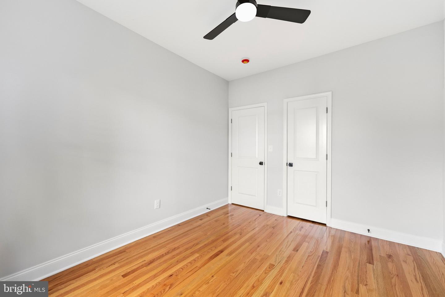 1425 N Edgewood St Property Photo 20