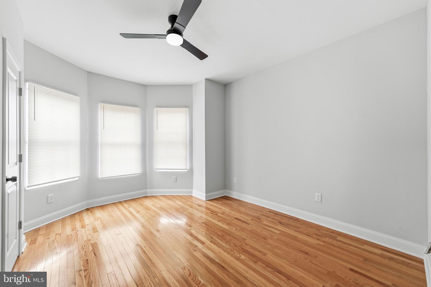 1425 N Edgewood St Property Photo 23