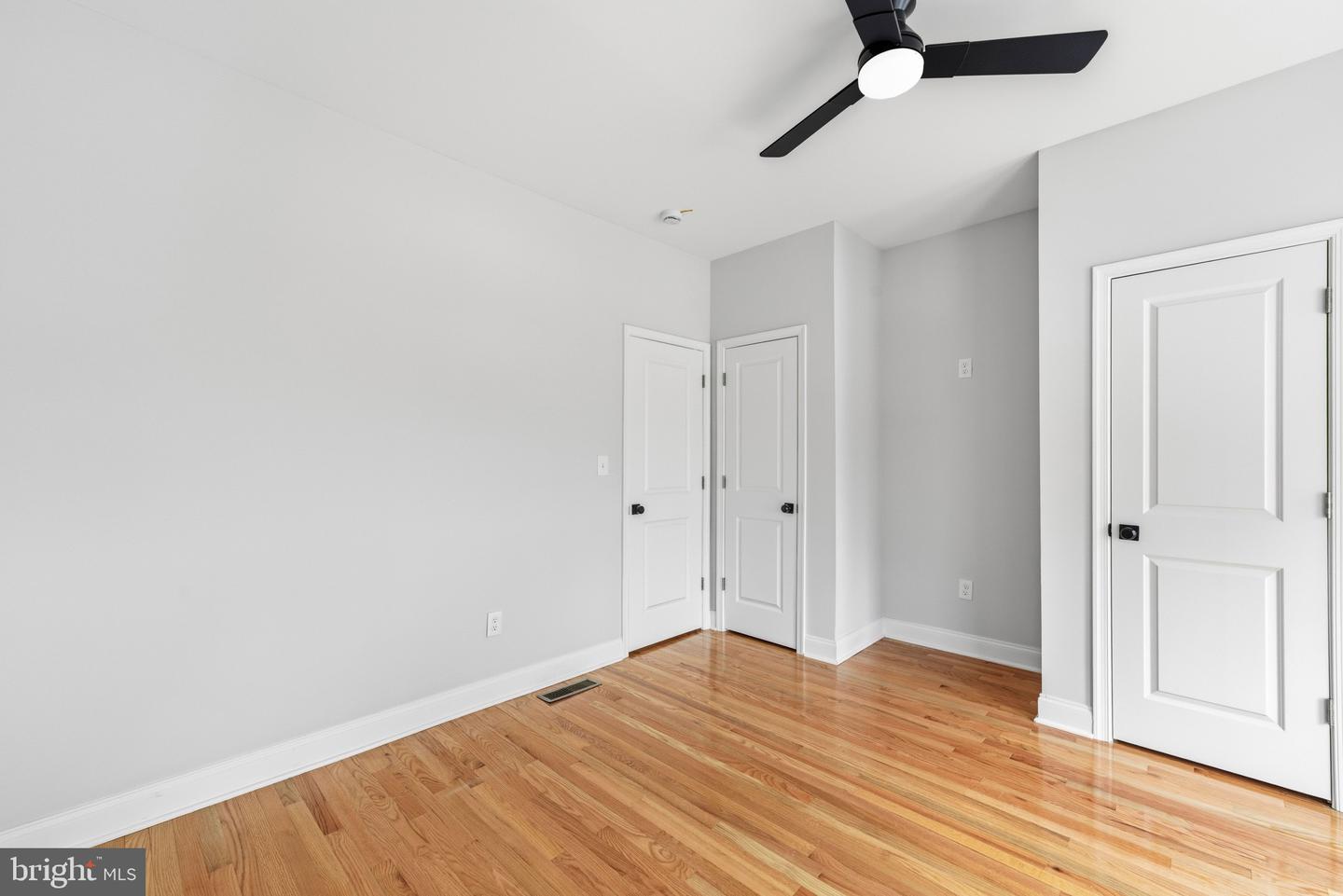 1425 N Edgewood St Property Photo 24