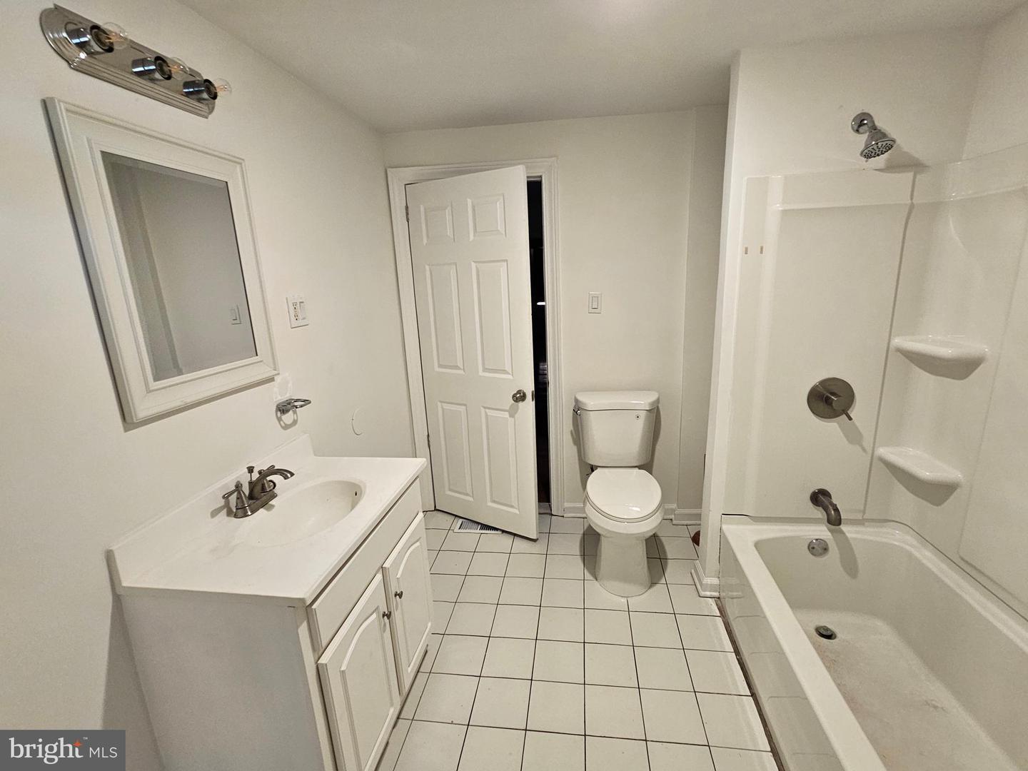 1847 E Lippincott St Property Photo 9