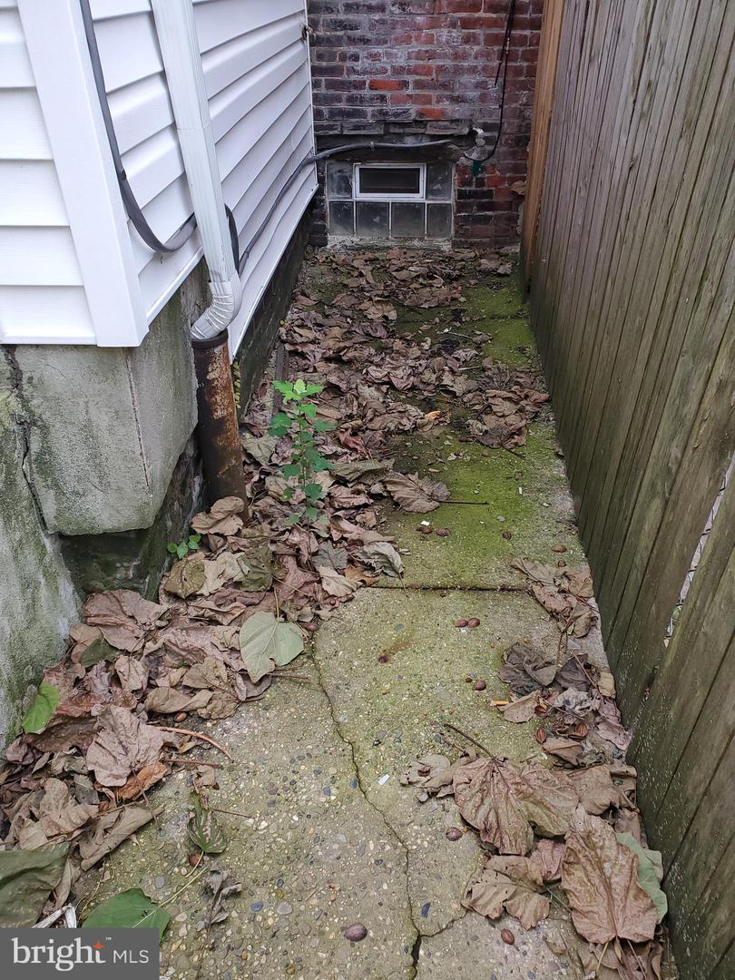1847 E Lippincott St Property Photo 23