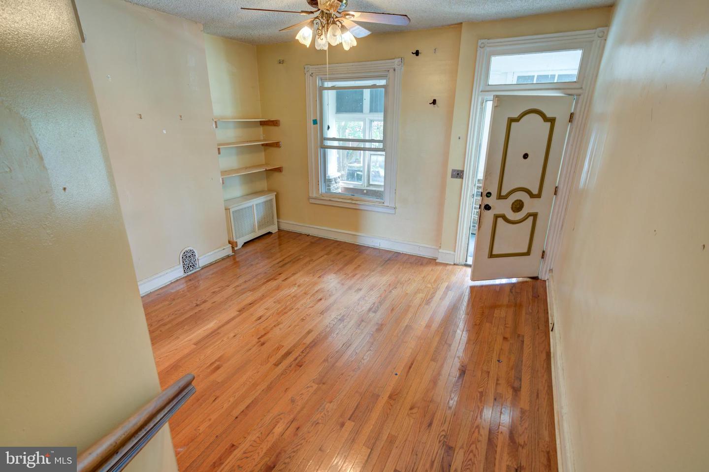 231 E Sydney St Property Photo 6
