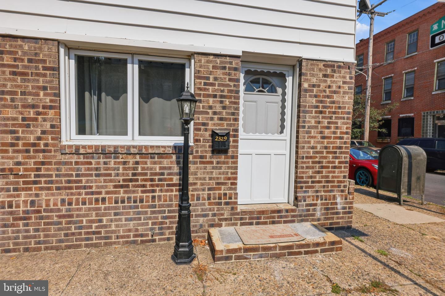 2329 E Cumberland St Property Photo 2
