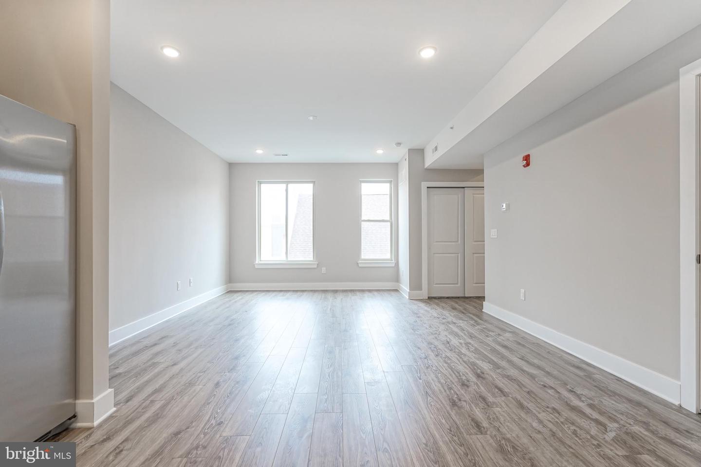 2162 E NORRIS ST #303 Property Photo 1