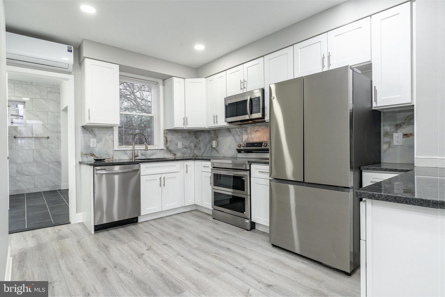 5208 Glenloch St Property Photo 1