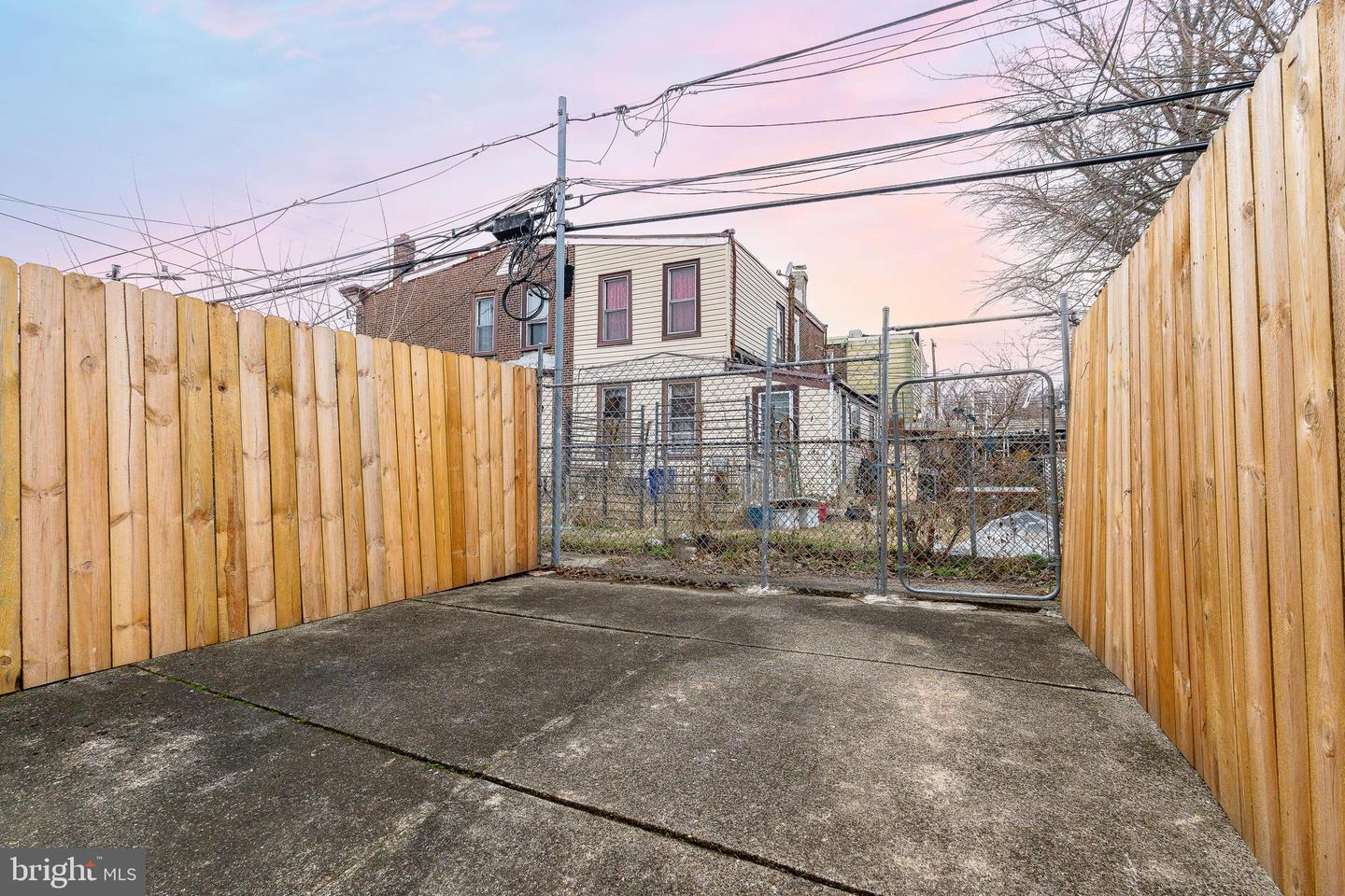 5208 Glenloch St Property Photo 29