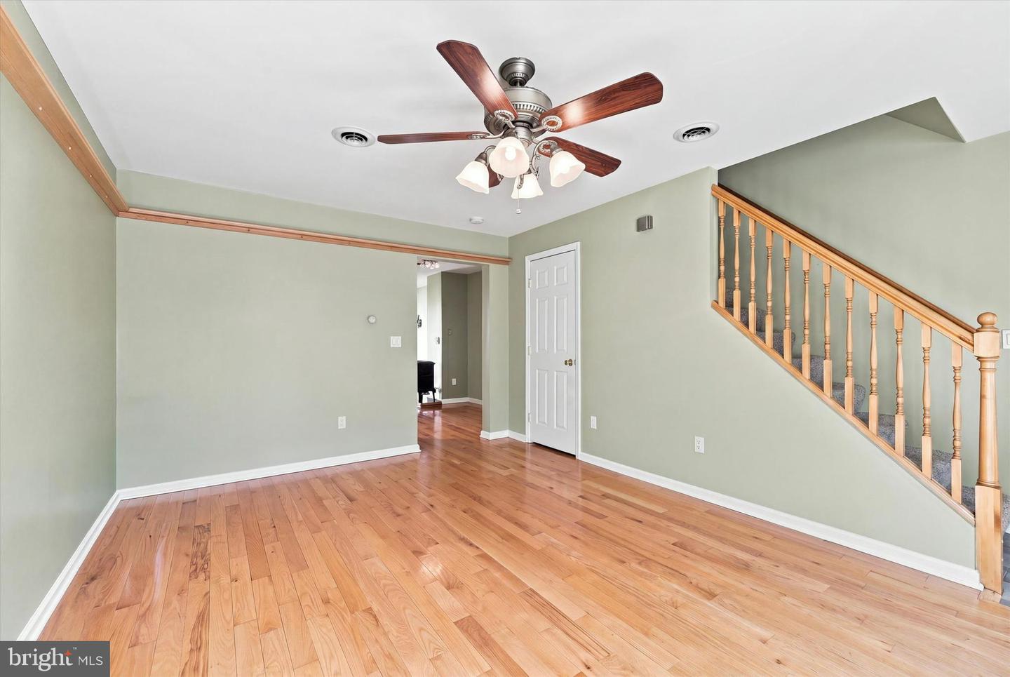 3528 Edgemont St Property Photo 2
