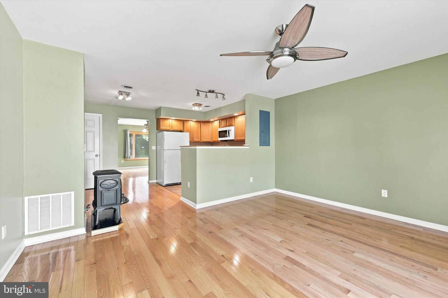 3528 Edgemont St Property Photo 9