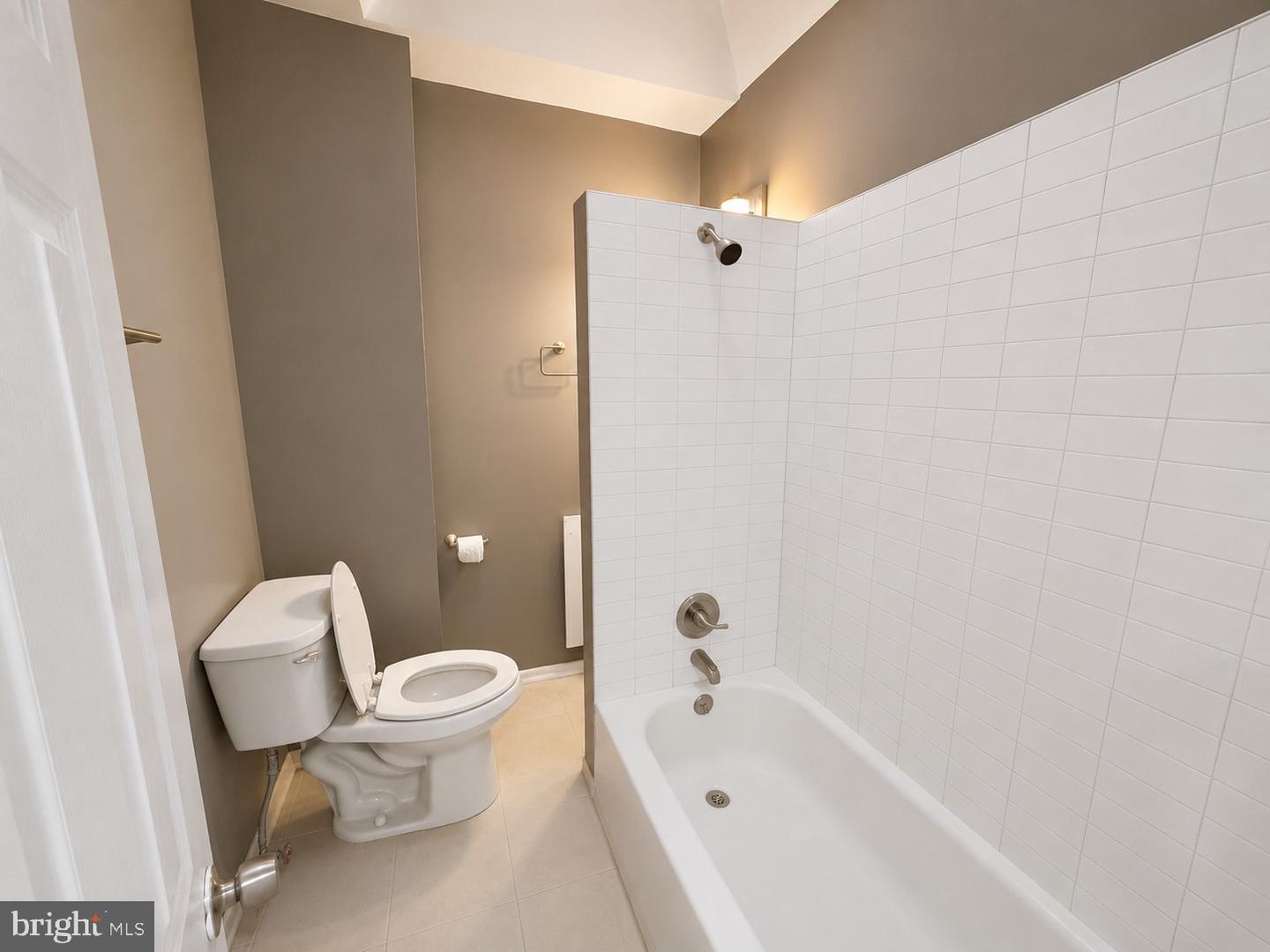 1322 S Newkirk St Property Photo 19