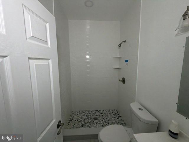 1135 W Venango St Property Photo 3