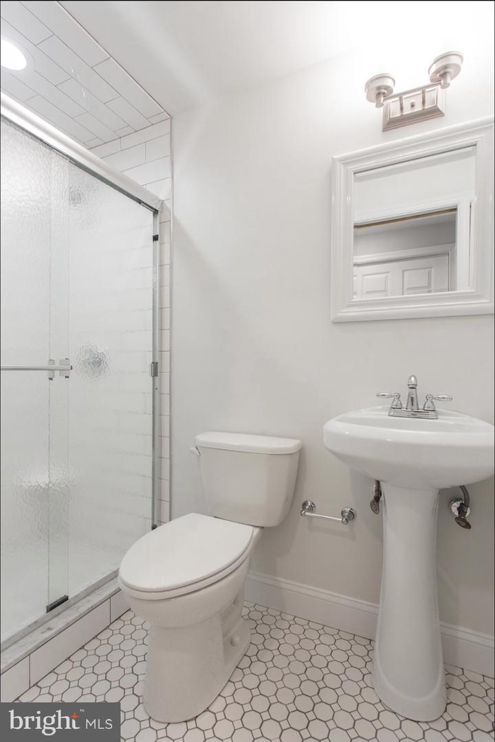 1322 S Bancroft St Property Photo 15