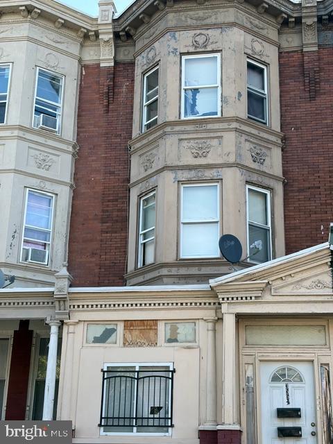 3551 N 11th St Property Photo 1