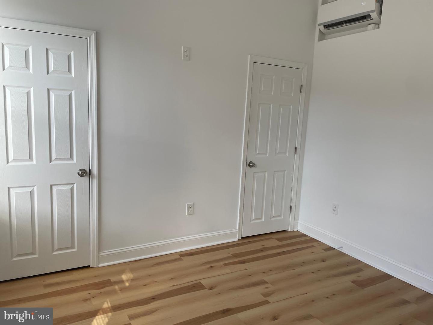 1731 N Dover St Property Photo 10