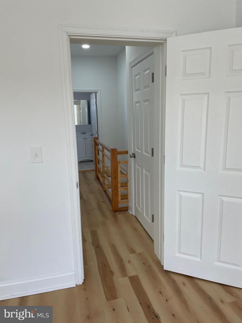 1731 N Dover St Property Photo 11