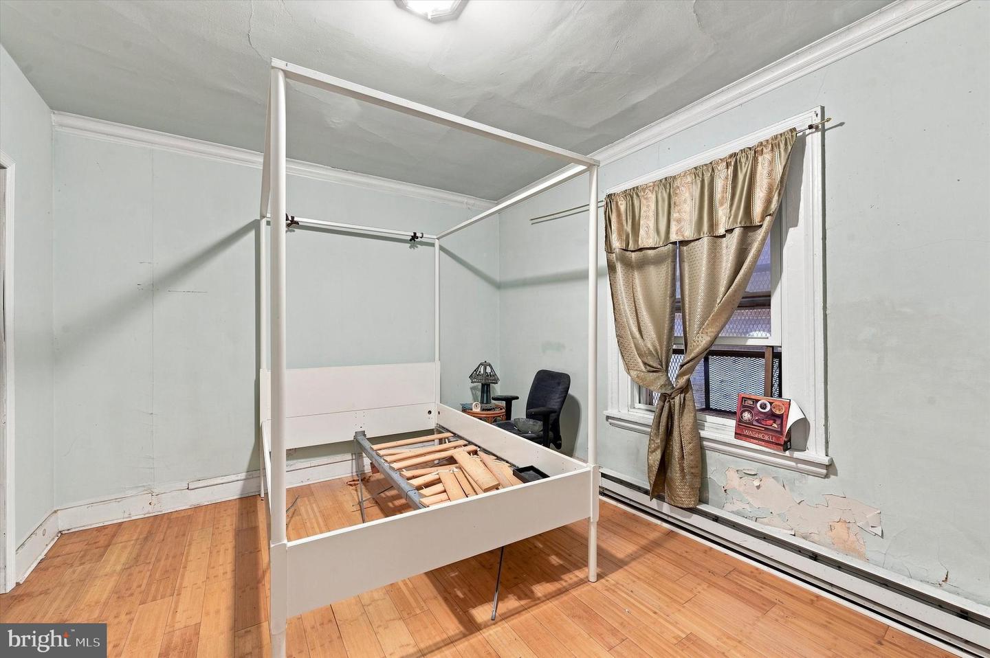 6208 Woodbine Ave Property Photo 4