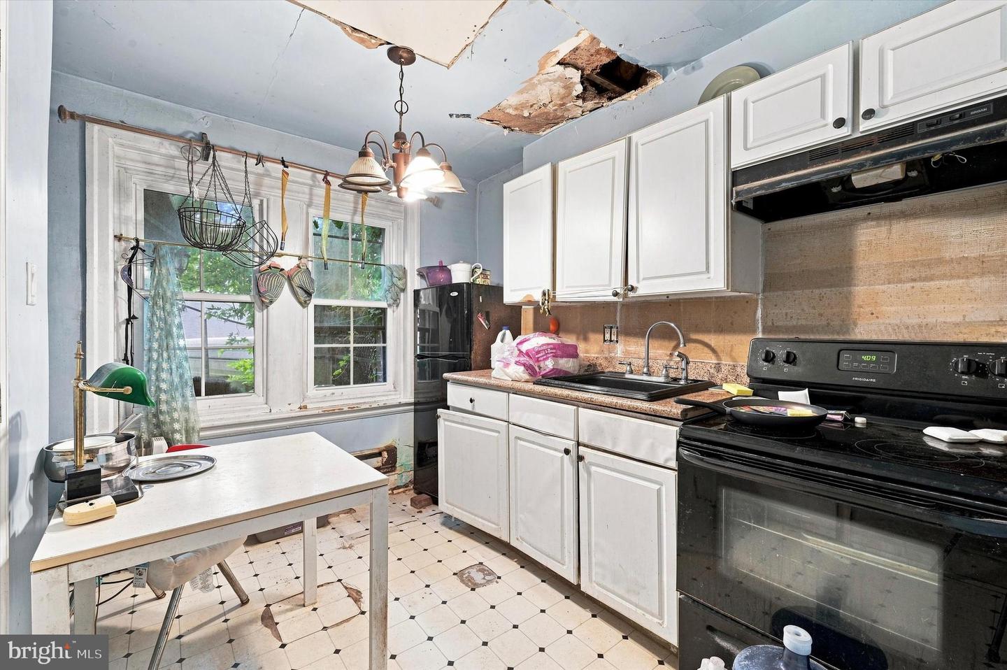 6208 Woodbine Ave Property Photo 7