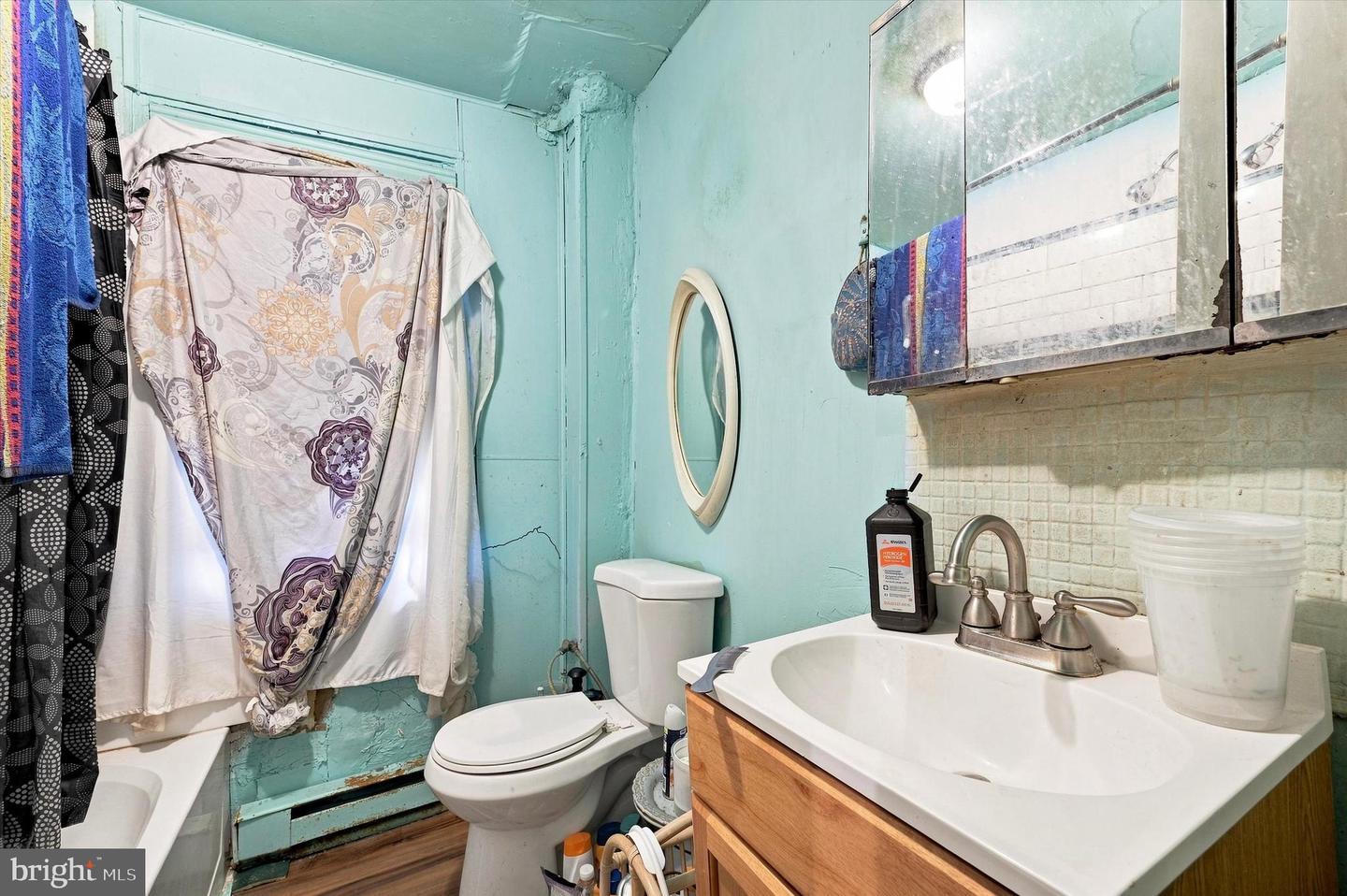 6208 Woodbine Ave Property Photo 8