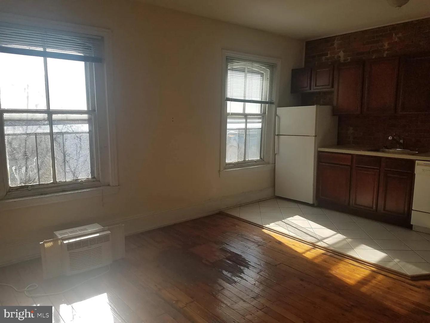 1919 Spring Garden St #unit 3f Property Photo 2