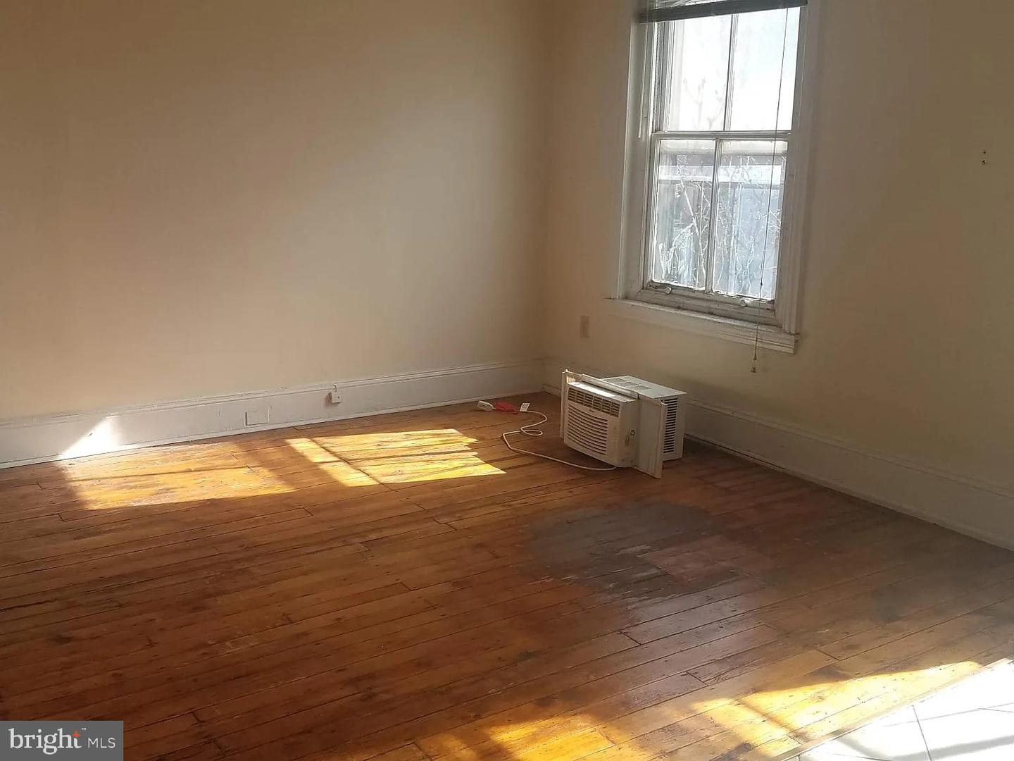 1919 Spring Garden St #unit 3f Property Photo 7