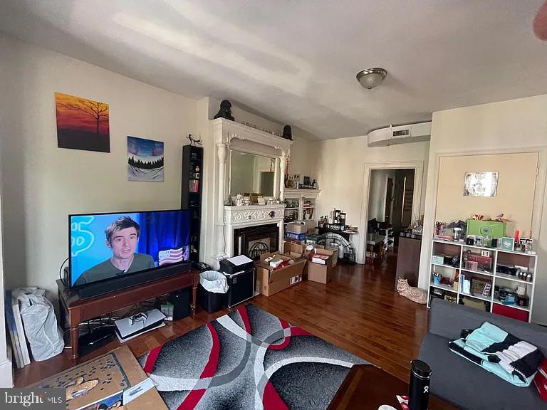 226 S 45th St #unit 2 Property Photo 3