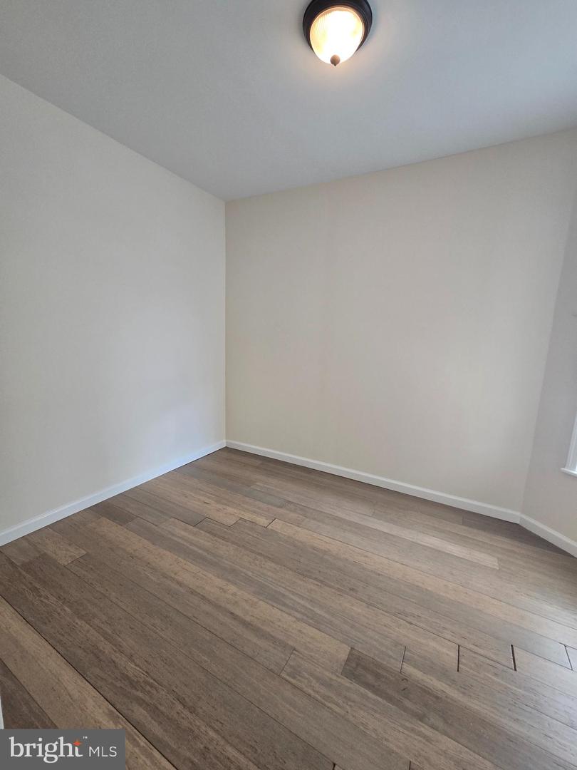 5630 Addison St Property Photo 10