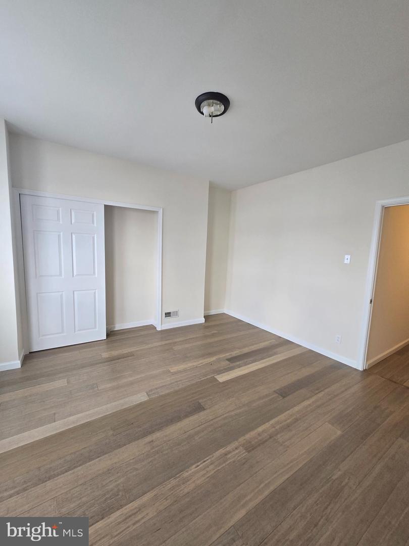 5630 Addison St Property Photo 12