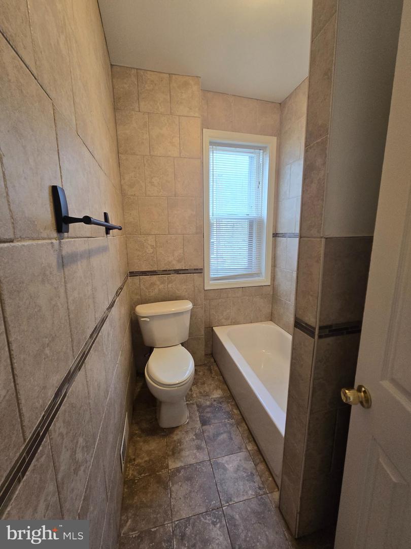 5630 Addison St Property Photo 15