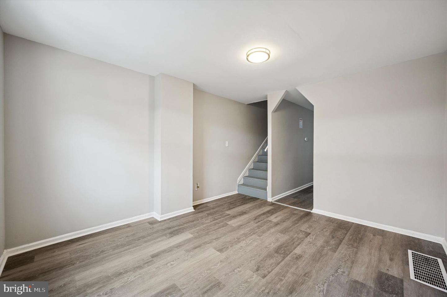 5626 Bloyd St Property Photo 2