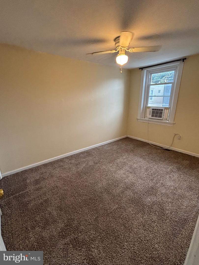 815 Livingston St Property Photo 3