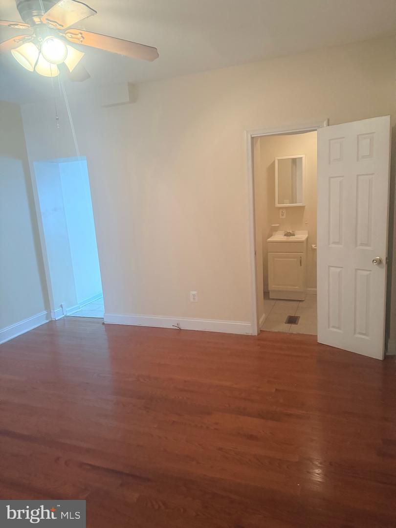 815 Livingston St Property Photo 10