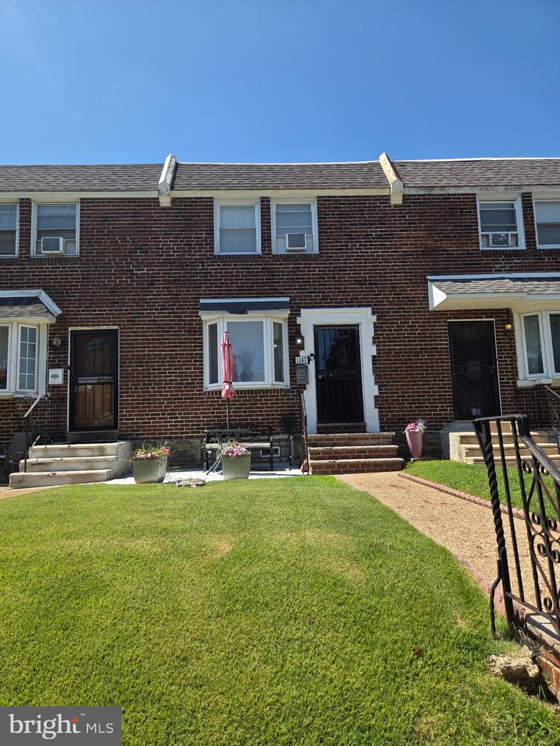 1147 E Slocum St Property Photo 1
