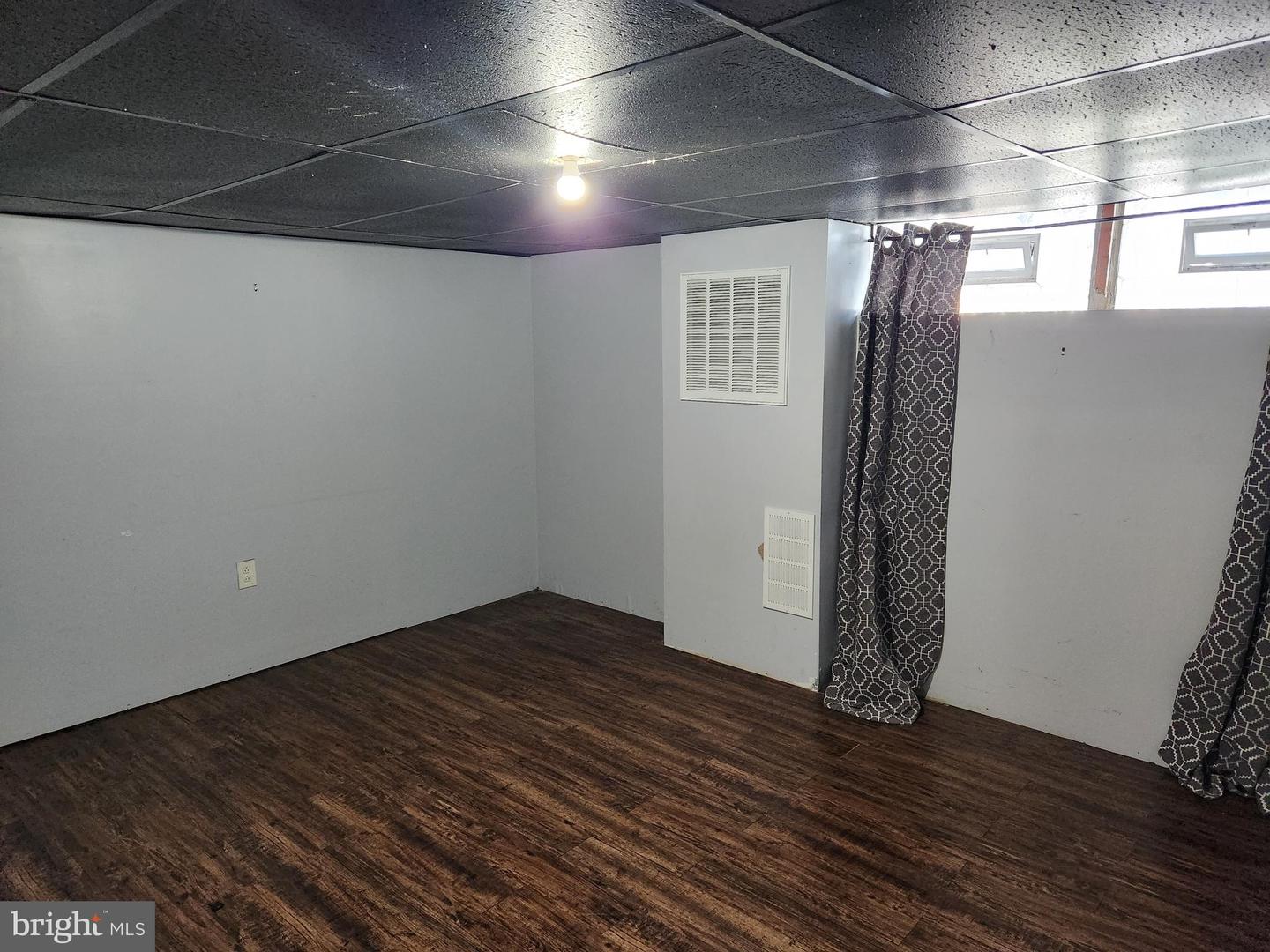 1147 E Slocum St Property Photo 36