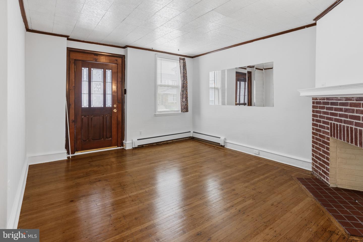 5858 Penn St Property Photo 10
