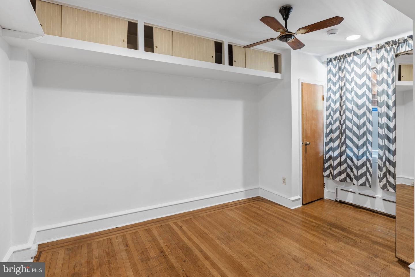5858 Penn St Property Photo 18