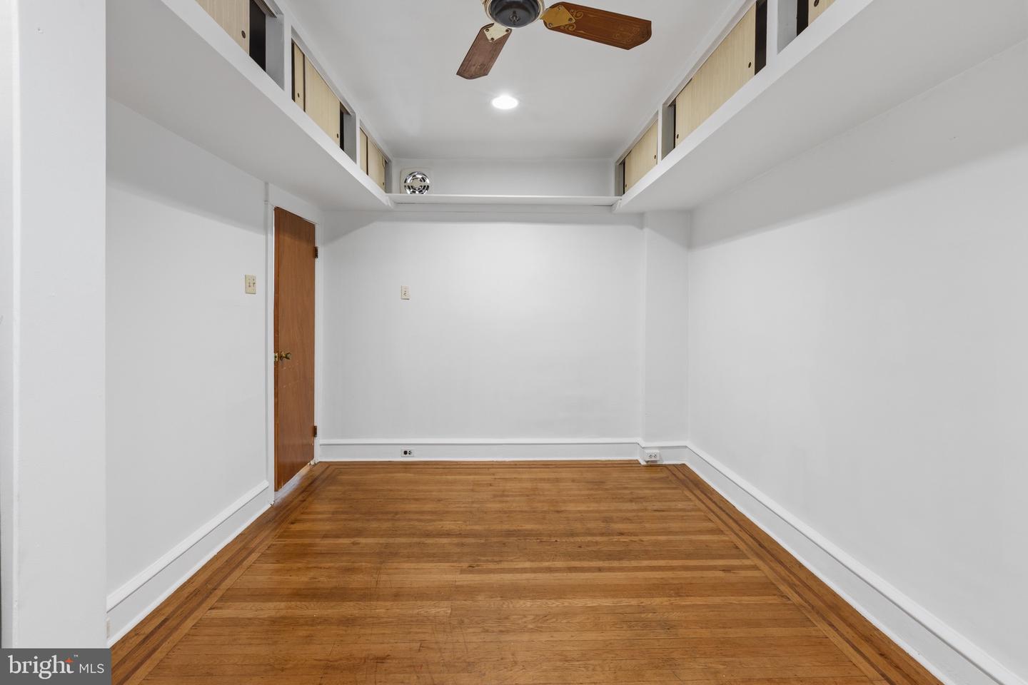 5858 Penn St Property Photo 19