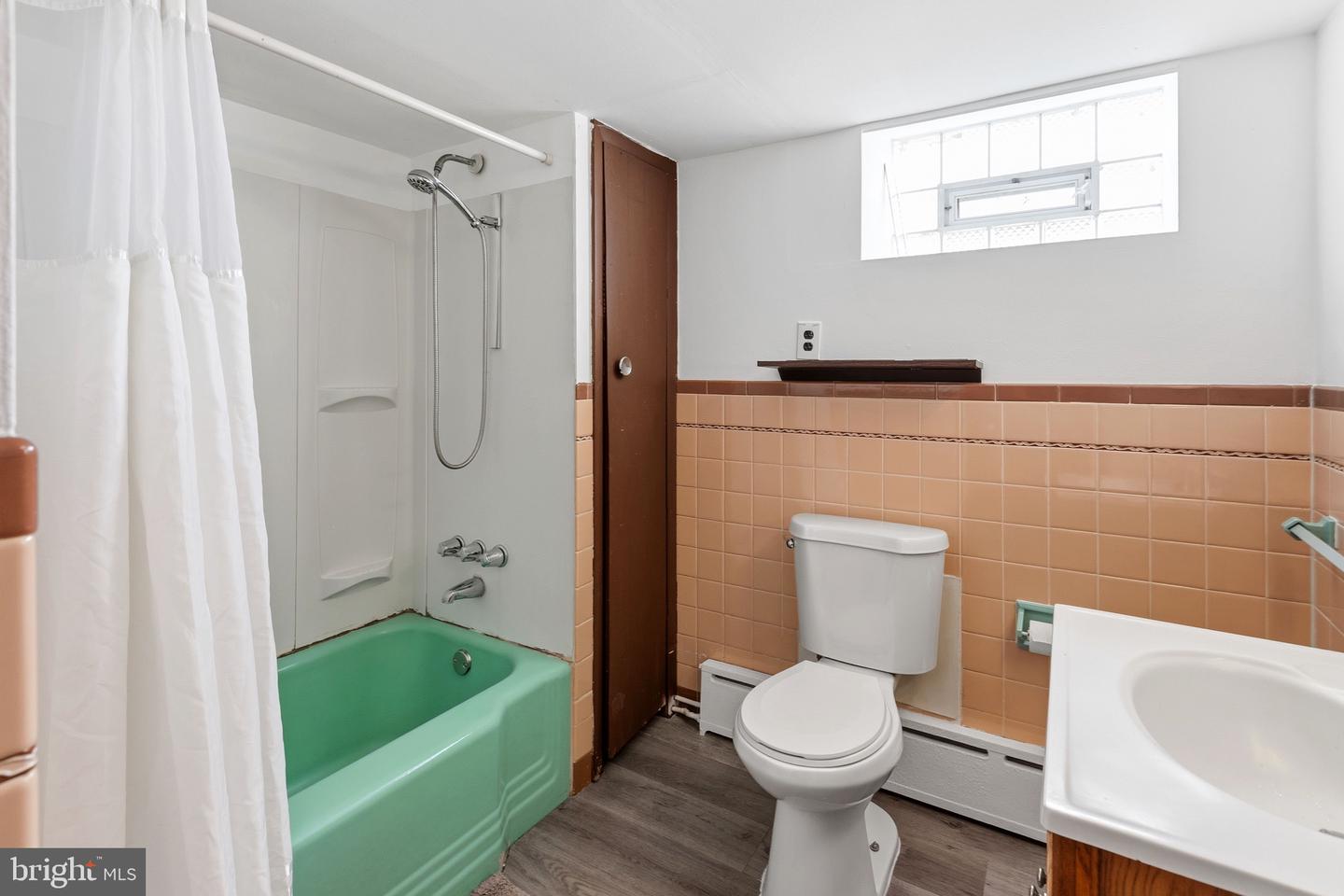 5858 Penn St Property Photo 21
