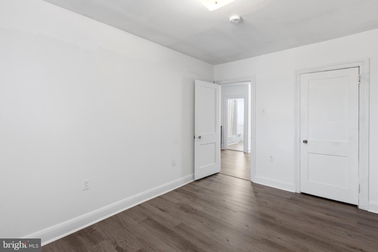 5858 Penn St Property Photo 33