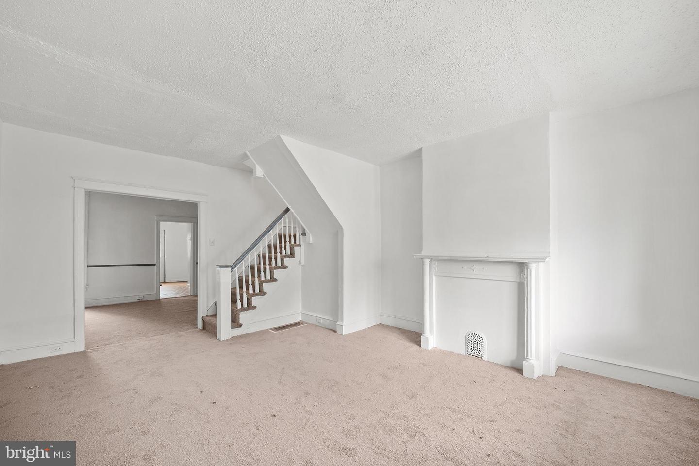 4547 N Smedley St Property Photo 3