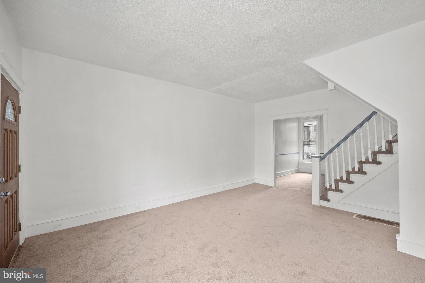 4547 N Smedley St Property Photo 4