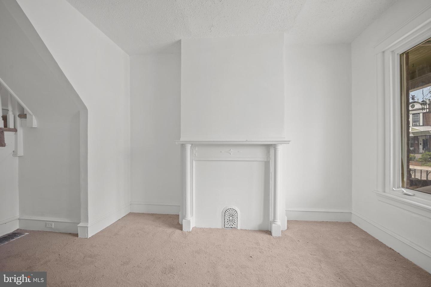 4547 N Smedley St Property Photo 5
