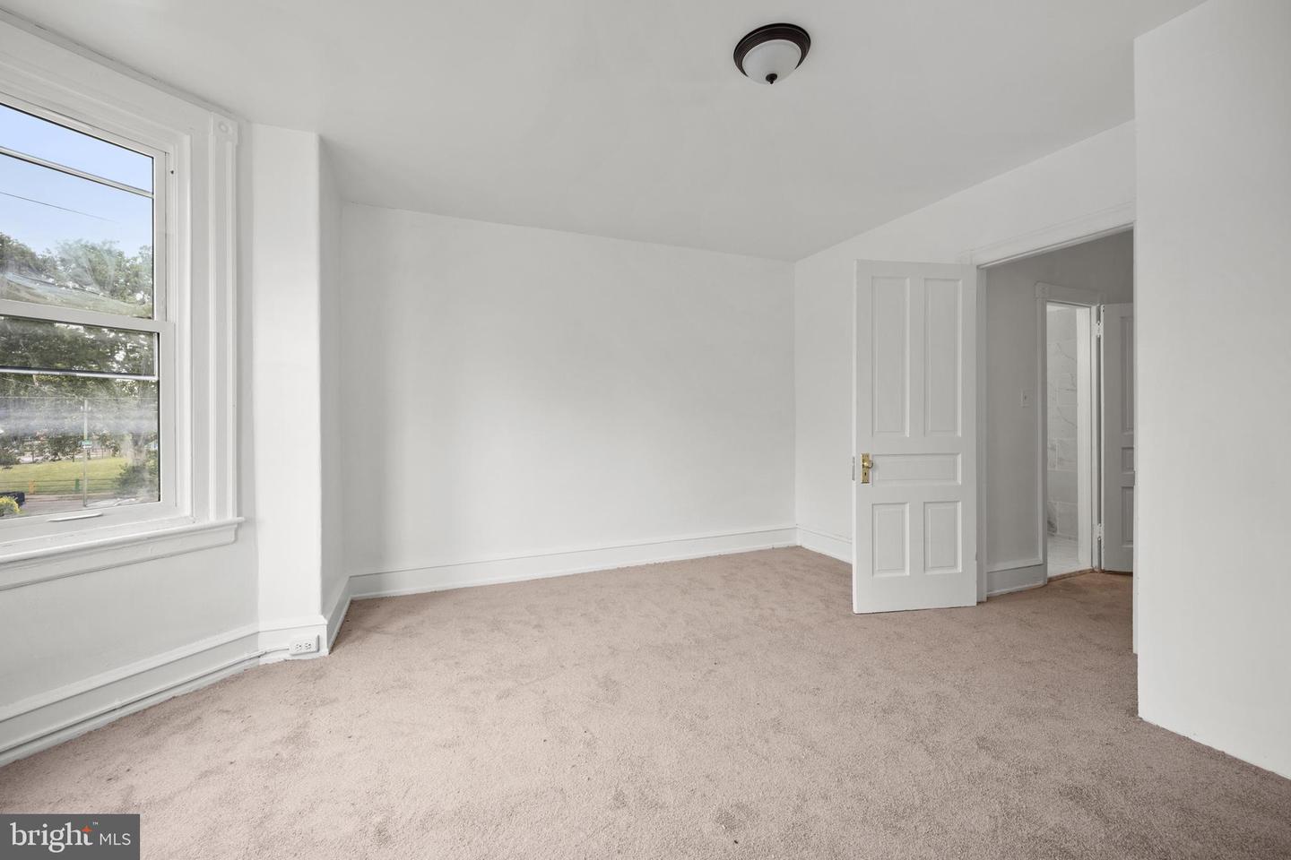 4547 N Smedley St Property Photo 17