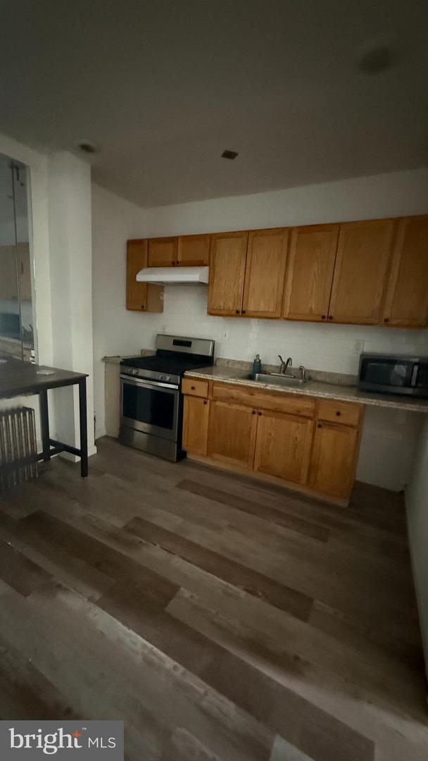 125 W Duval St Property Photo 9