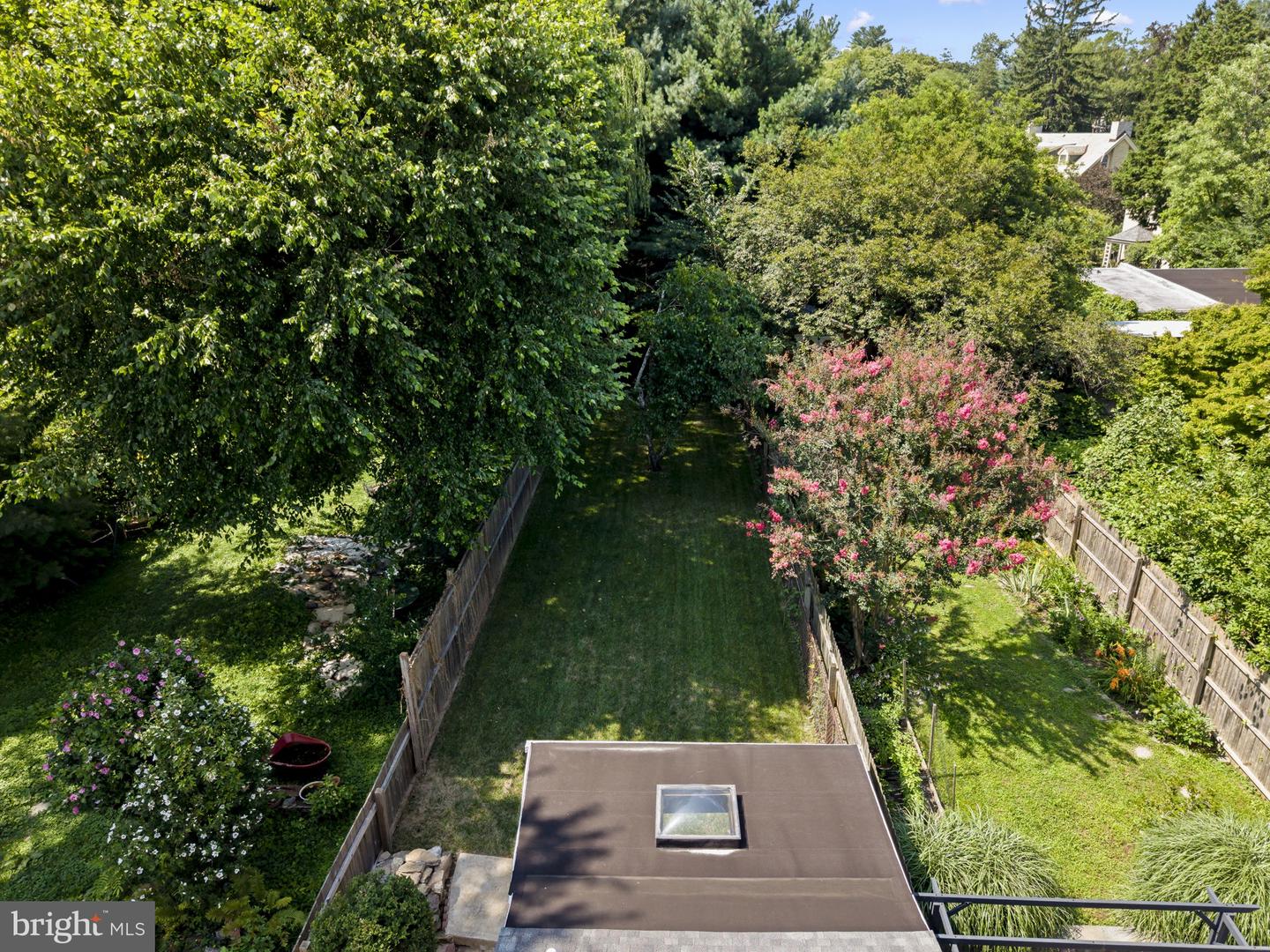 624 W Johnson St Property Photo 3