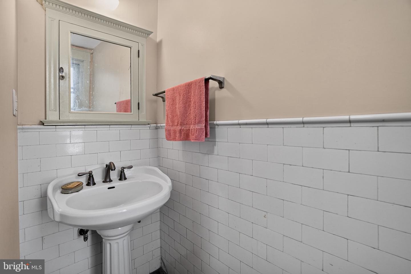 4627 Morris St Property Photo 15