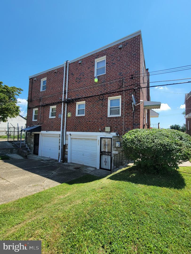 1023 E Durham St Property Photo 6