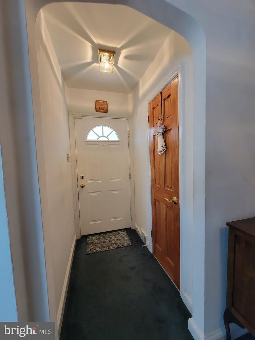 1023 E Durham St Property Photo 9