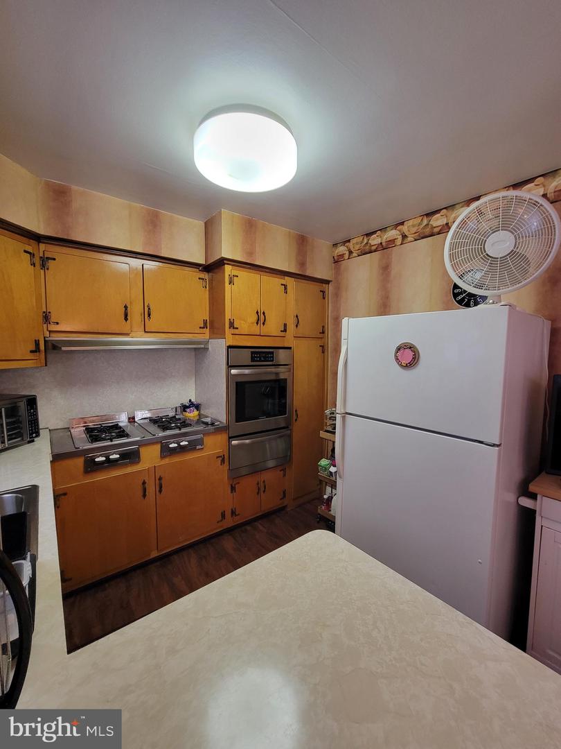 1023 E Durham St Property Photo 17