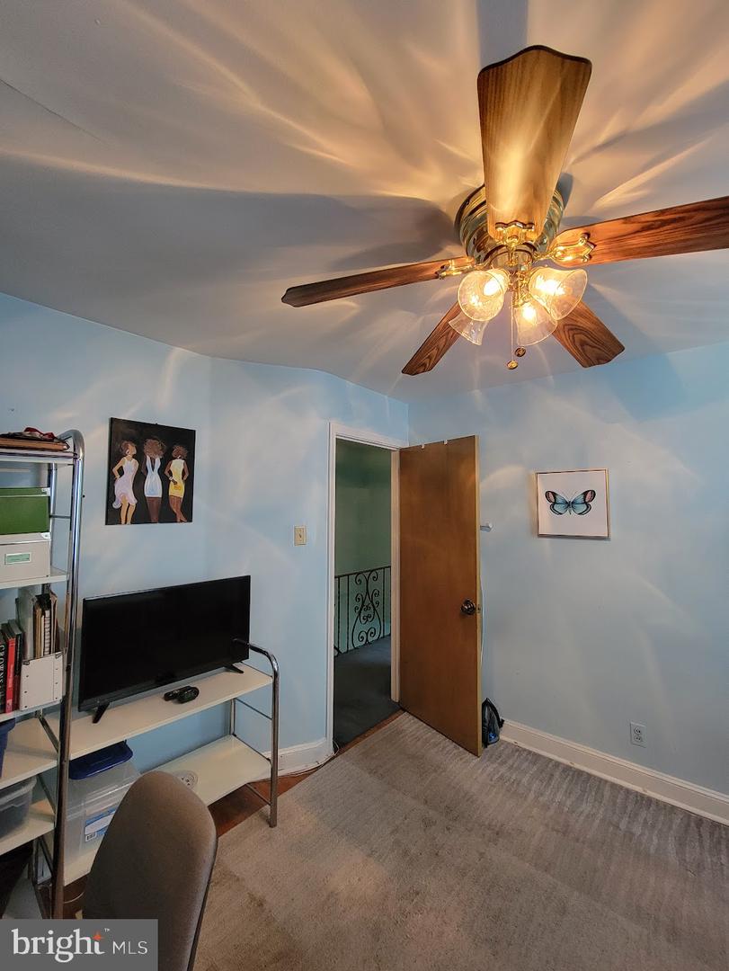 1023 E Durham St Property Photo 25