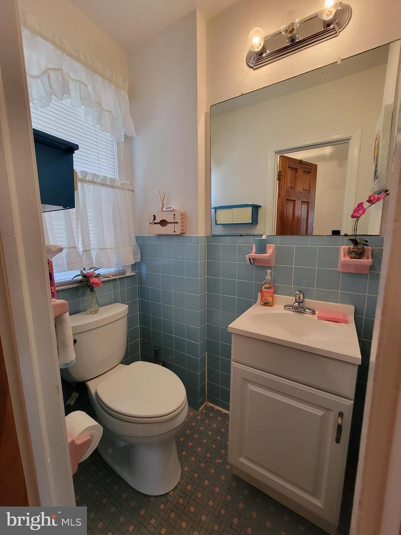 1023 E Durham St Property Photo 28
